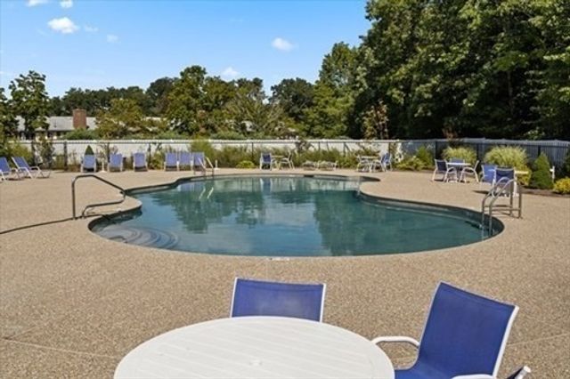 12 Bayberry Dr 2, Sharon, MA 02067