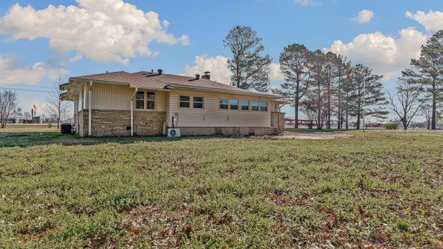 1981 HWY 63, Hoxie, AR 72433