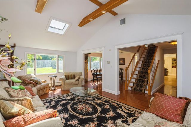 5 Blossom Street, Dix Hills, NY 11746