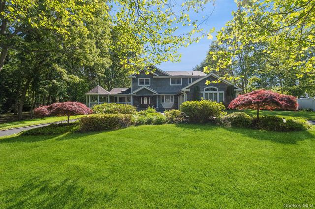 5 Blossom Street, Dix Hills, NY 11746