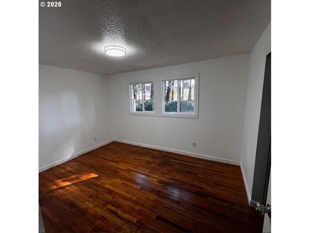 18630 Se YAMHILL Cir, Portland, OR 97233