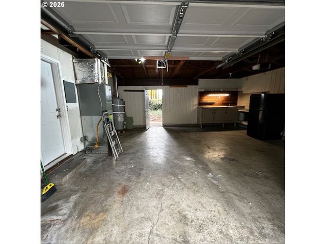 18630 Se YAMHILL Cir, Portland, OR 97233