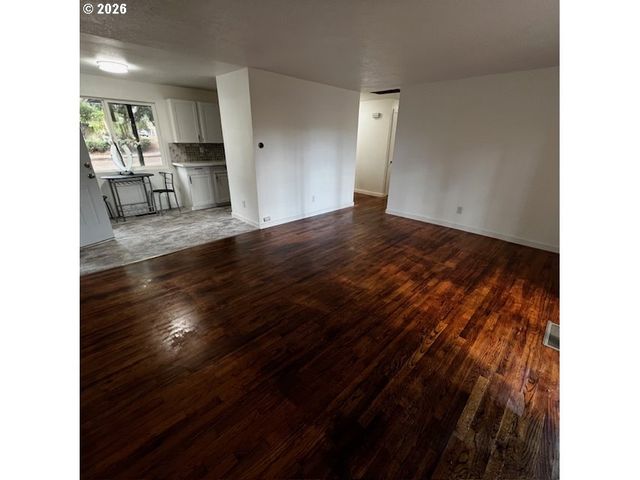 18630 Se YAMHILL Cir, Portland, OR 97233