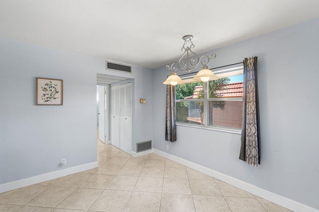 566 Saxony L, Delray Beach, FL 33446