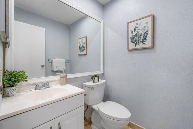 566 Saxony L, Delray Beach, FL 33446