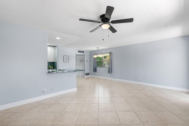 566 Saxony L, Delray Beach, FL 33446