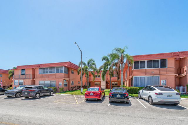 566 Saxony L, Delray Beach, FL 33446