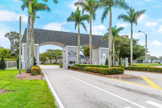 566 Saxony L, Delray Beach, FL 33446