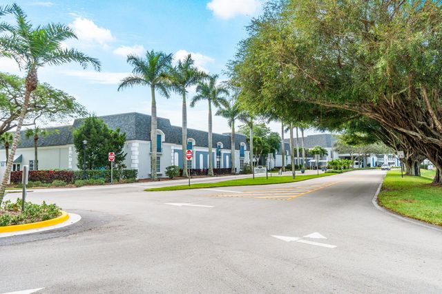 566 Saxony L, Delray Beach, FL 33446