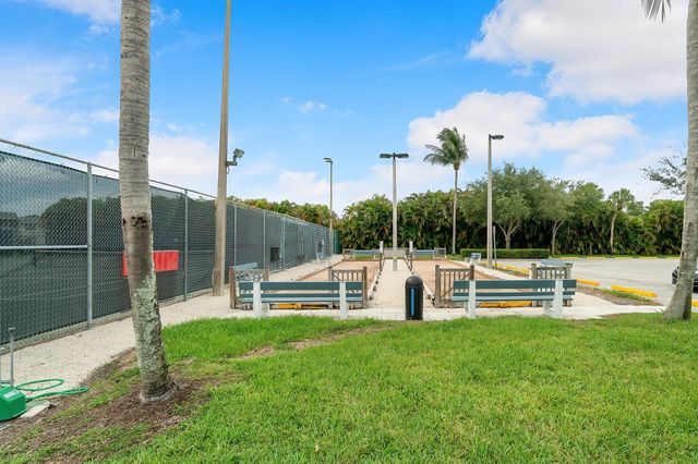 566 Saxony L, Delray Beach, FL 33446