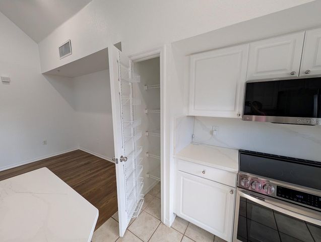 5691 BIDWELL PARKWAY 201, Sarasota, FL 34233