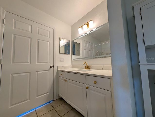 5691 BIDWELL PARKWAY 201, Sarasota, FL 34233