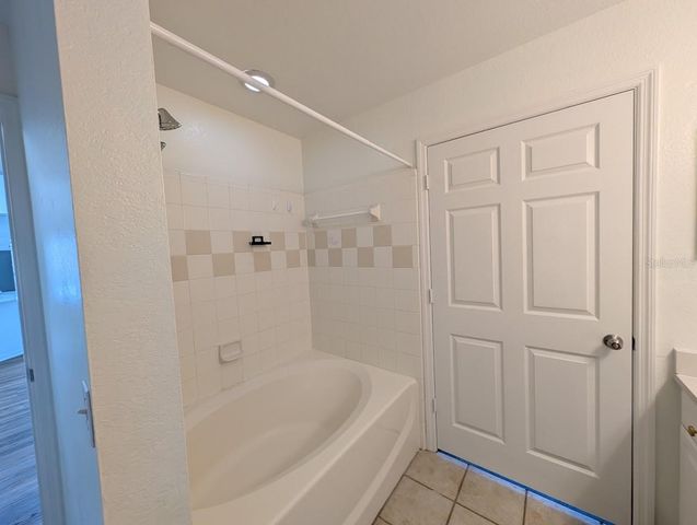5691 BIDWELL PARKWAY 201, Sarasota, FL 34233