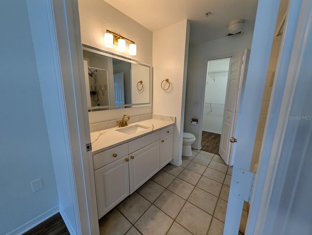 5691 BIDWELL PARKWAY 201, Sarasota, FL 34233
