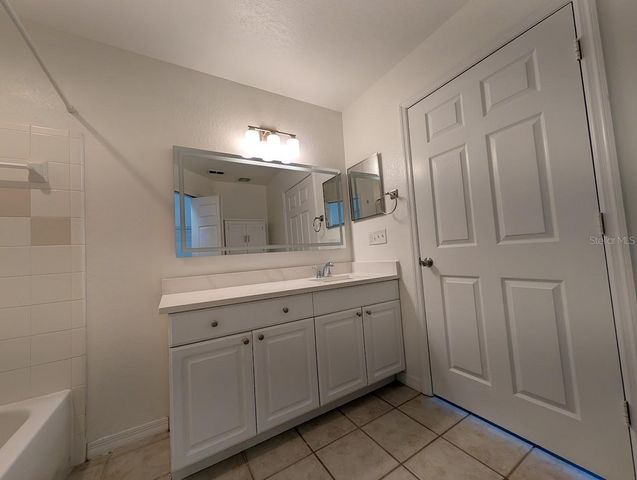 5691 BIDWELL PARKWAY 201, Sarasota, FL 34233