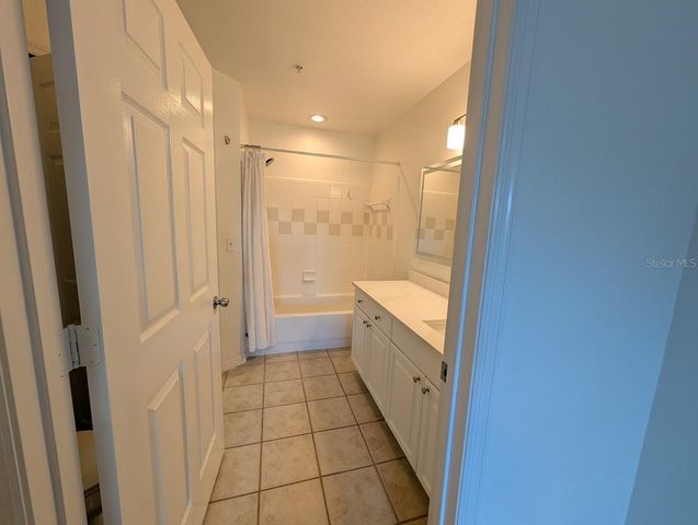 5691 BIDWELL PARKWAY 201, Sarasota, FL 34233