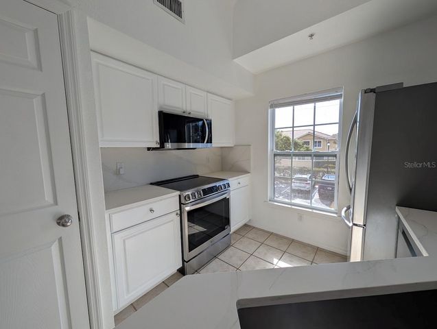 5691 BIDWELL PARKWAY 201, Sarasota, FL 34233