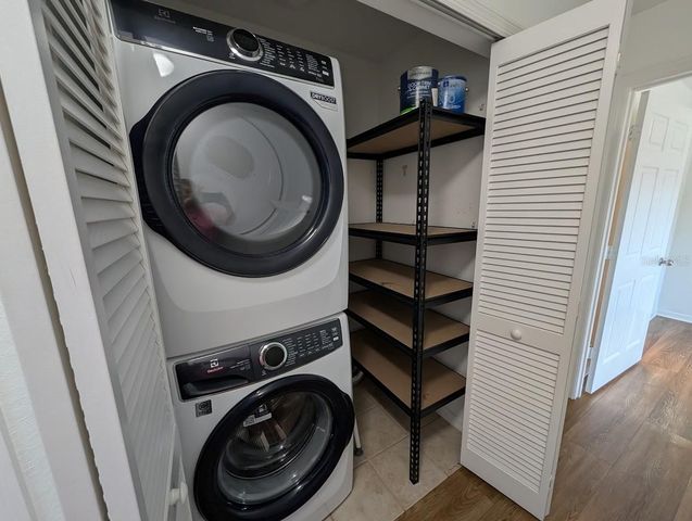 5691 BIDWELL PARKWAY 201, Sarasota, FL 34233