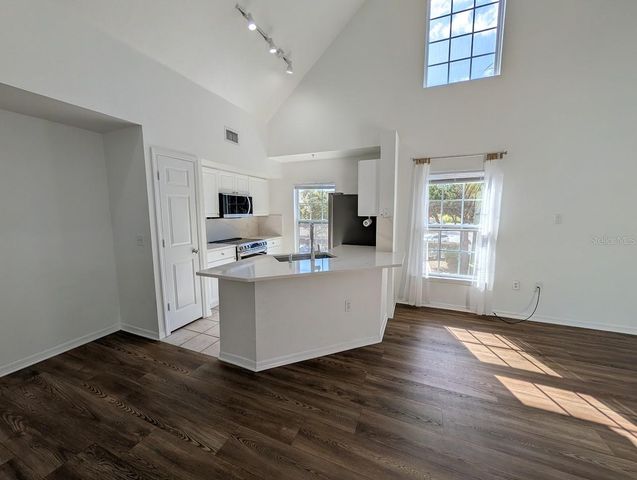 5691 BIDWELL PARKWAY 201, Sarasota, FL 34233