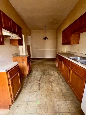 819 S 10th Street, Waco, TX 76706