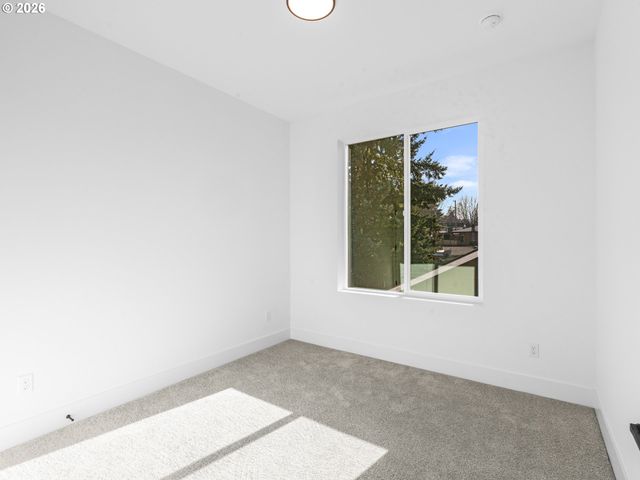 9566 N Buchanan Ave, Portland, OR 97203