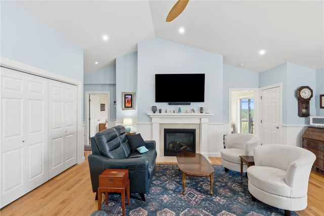 66 Mare Terrace, Portsmouth, RI 02871