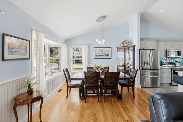 66 Mare Terrace, Portsmouth, RI 02871