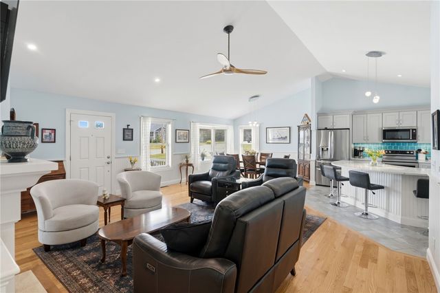 66 Mare Terrace, Portsmouth, RI 02871