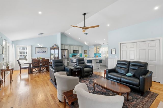 66 Mare Terrace, Portsmouth, RI 02871