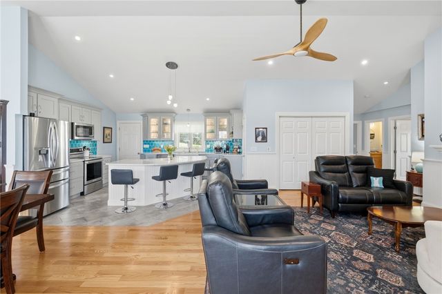 66 Mare Terrace, Portsmouth, RI 02871