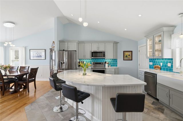 66 Mare Terrace, Portsmouth, RI 02871