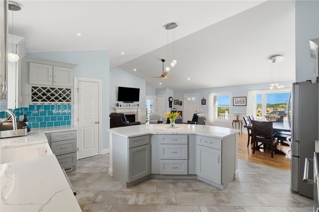 66 Mare Terrace, Portsmouth, RI 02871
