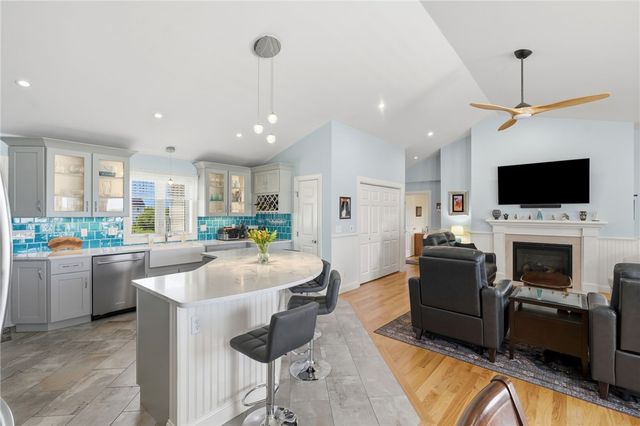 66 Mare Terrace, Portsmouth, RI 02871