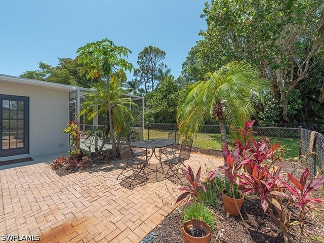 1471 Mandarin RD, Naples, FL 34102