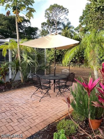 1471 Mandarin RD, Naples, FL 34102