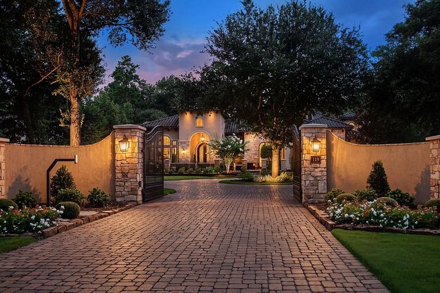 119 S Tranquil Path, The Woodlands, TX 77380