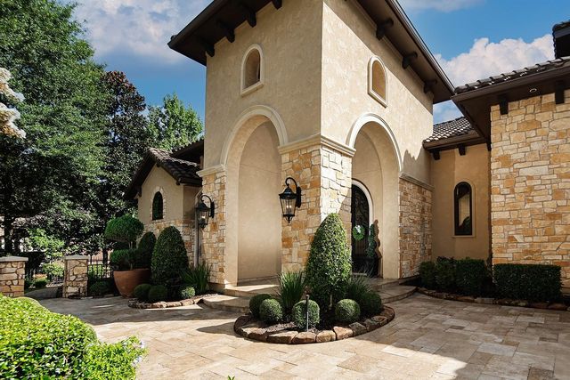 119 S Tranquil Path, The Woodlands, TX 77380