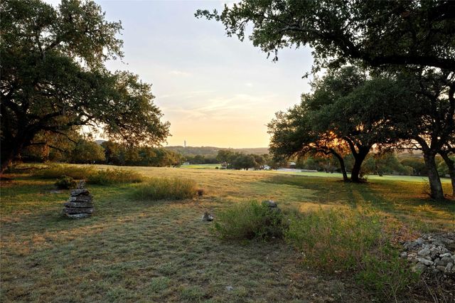 56 Woodcreek DR, Wimberley, TX 78676
