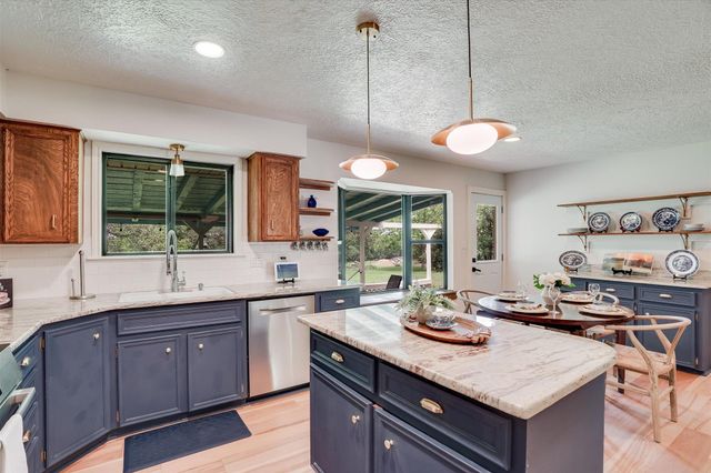 56 Woodcreek DR, Wimberley, TX 78676