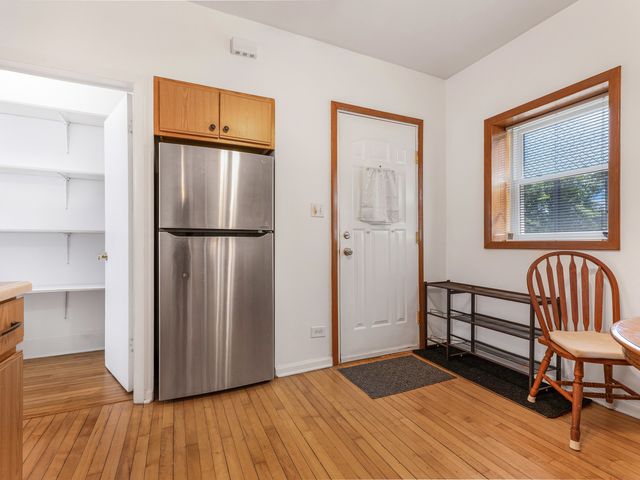 4749 N Long Avenue 1, Chicago, IL 60630