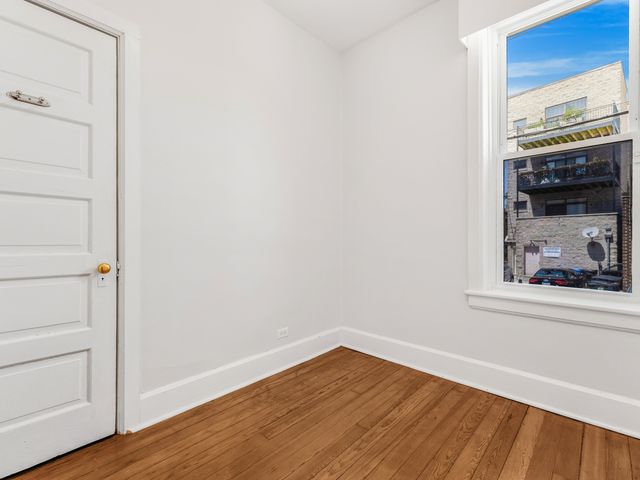 4749 N Long Avenue 1, Chicago, IL 60630