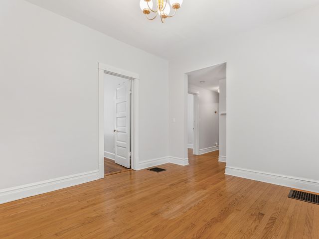 4749 N Long Avenue 1, Chicago, IL 60630
