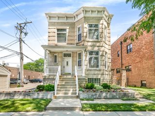 4749 N Long Avenue 1, Chicago, IL 60630