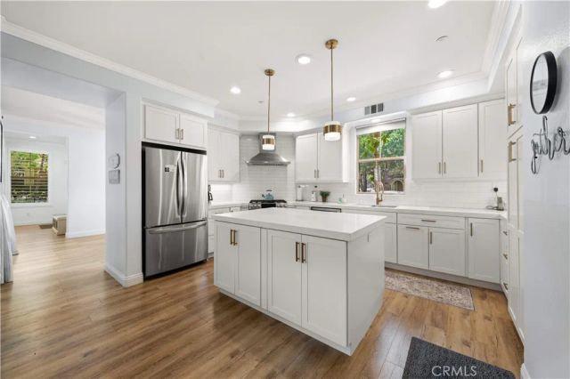 111 Chantilly, Irvine, CA 92620