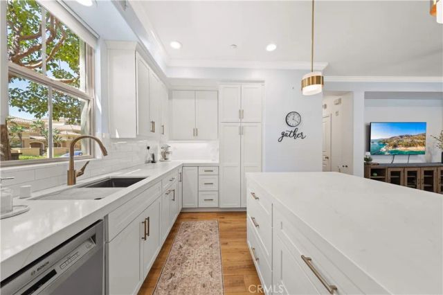 111 Chantilly, Irvine, CA 92620