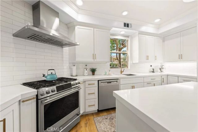 111 Chantilly, Irvine, CA 92620