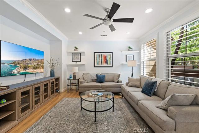 111 Chantilly, Irvine, CA 92620