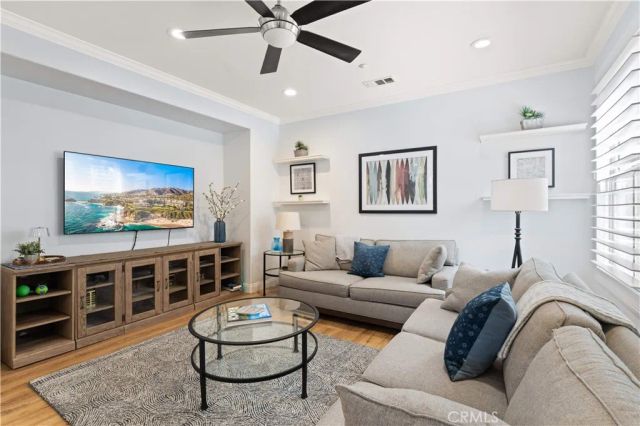 111 Chantilly, Irvine, CA 92620