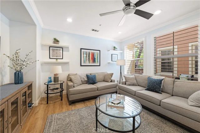 111 Chantilly, Irvine, CA 92620