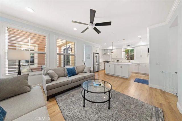 111 Chantilly, Irvine, CA 92620